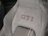 Im Rückspiegel 50 Jahre VW Golf GTI: Drei Buchstaben, ein Kult - Bild 5