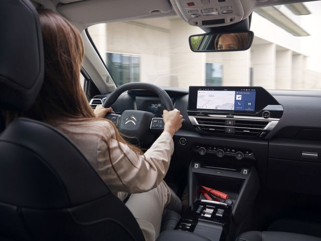 Gemini, Alexa oder Nomi nehmen im Auto Platz - Bild 1