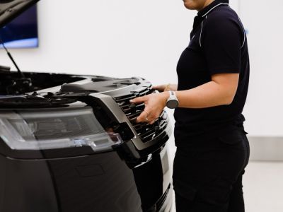 JLR ersetzt 49 Bauteile durch nachhaltigere Lösungen