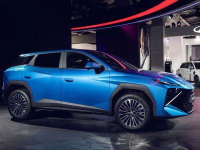 Paris 2026: Der Omoda 4 EV läuft sich als nächster Preisbrecher aus Fernost warm