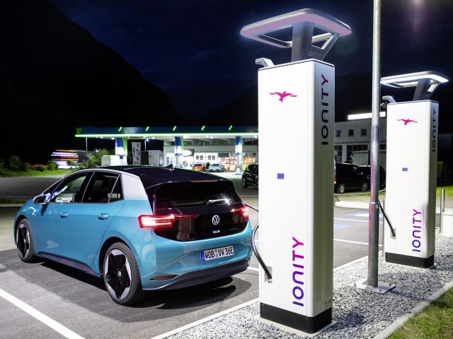 Für den Ausbau des Ladenetzes fehlen weltweit über 100 Milliarden Euro - Bild 1