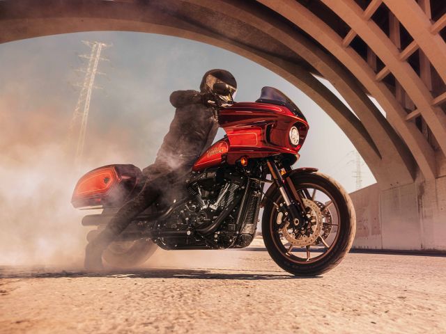 Teuflische Harley-Davidson Low Rider ST - Bild 1