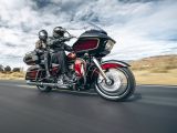 Sieben Kerzen leuchten bei Harley-Davidson auf der Geburtstagstorte - Bild 2
