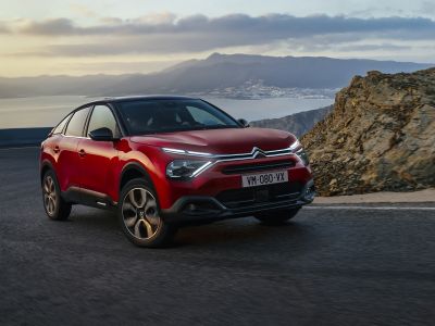 Citroën e-C4 mit mehr Leistung und Reichweite