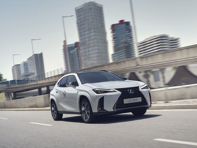Lexus UX 250h jetzt auch im „F Sport“-Design - Bild 1