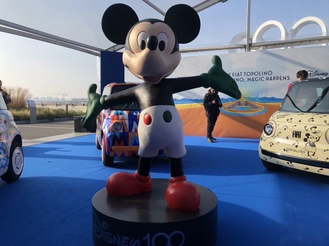 Fiat Topolino: Fünf exklusive Mäuse gratulieren Micky Maus - Bild 1