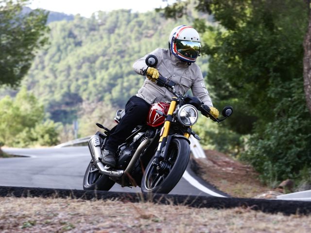 Triumph greift eine Etage tiefer an - Bild 1