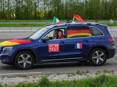 EM-Deko am Auto: Sicht und Sicherheit dürfen nicht beeinträchtigt sein