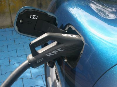 Autohäuser erwarten weiter rückläufige Tendenz bei E-Autos