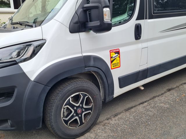 Auch für Camper sind drei Warnschilder Pflicht - Bild 1