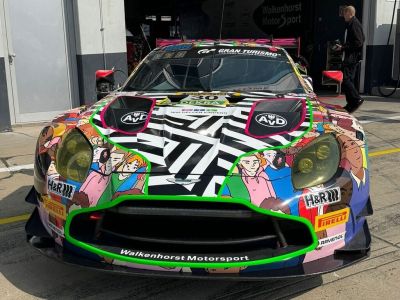 Das AvD-Charity-Car startet mit der Nummer 30