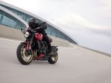 Triumph reicht die Trident 800 nach - Bild 3