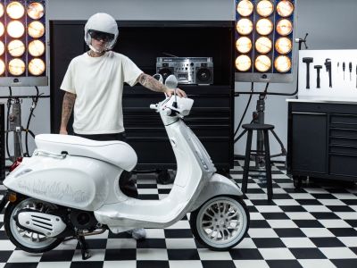 Zwei Pop-Ikonen ganz in Weiß