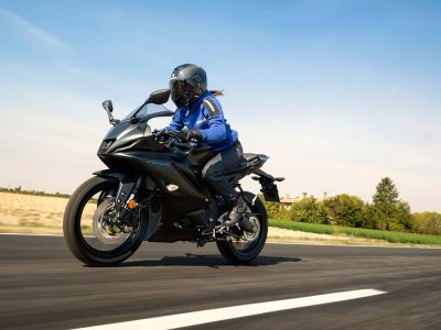 Yamaha kleidet die R 125 neu ein