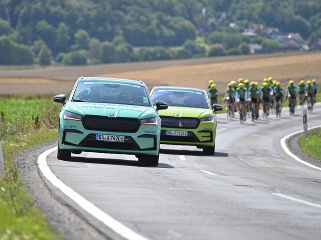 Skoda übergibt 10.000 Euro an die Tour der Hoffnung - Bild 1