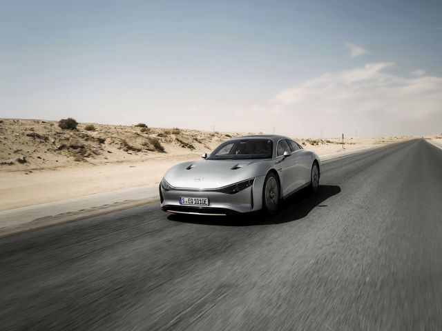 Mercedes-Benz Vision EQXX kommt mit 7,4 kWh aus - Bild 1