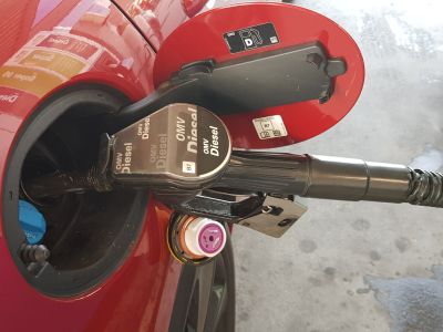 Diesel sechs Cent billiger als im April