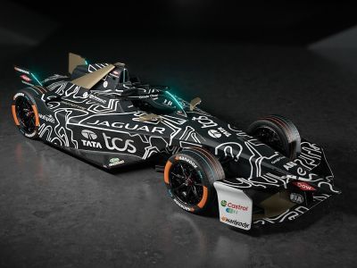 Jaguar zeigt Sonderlackierung bei den Tests in Valencia
