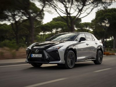 Lexus entwickelt den RZ weiter