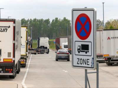 Nach wie vor zu wenig Parkplätze für Lkw