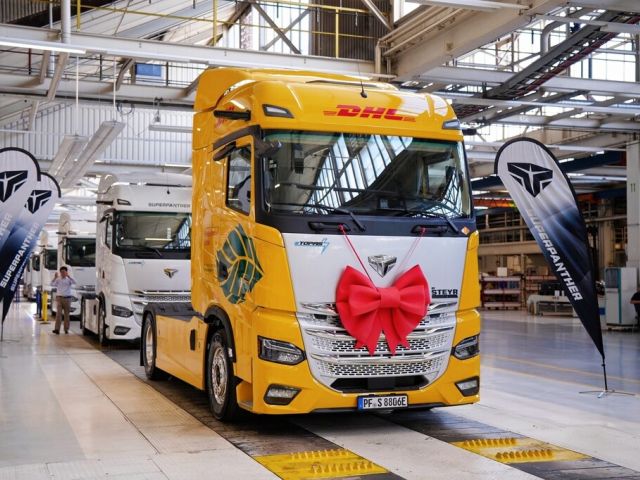 DHL übernimmt Europas ersten Superpanther e-Topas 600 - Bild 1