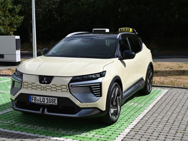 Taxi fahren mit Mitsubishi - Bild 1